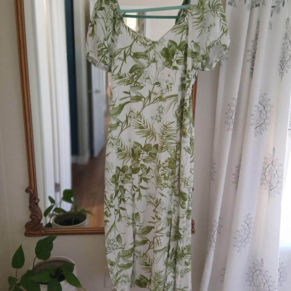 CLOSET CLOSED  Beautiful NWOT Sweet Wanderer Maxi Dress Size L